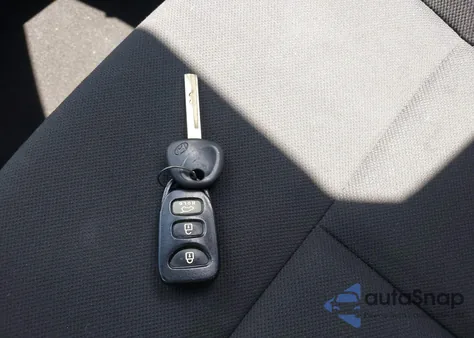 2017 Hyundai Veloster z USA, uszkodzony, nr VIN KMHTC6AD7HU321705